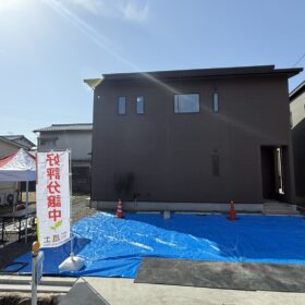 サムネイル : 【松山市】毎日見学OK！石風呂・北久米の建売住宅｜予約制見学会開催中